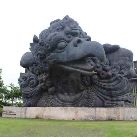 The Kirana Ungasan Villa Jimbaran Екстериор снимка