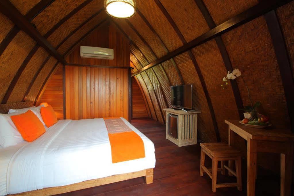 The Kirana Ungasan Villa Jimbaran Екстериор снимка