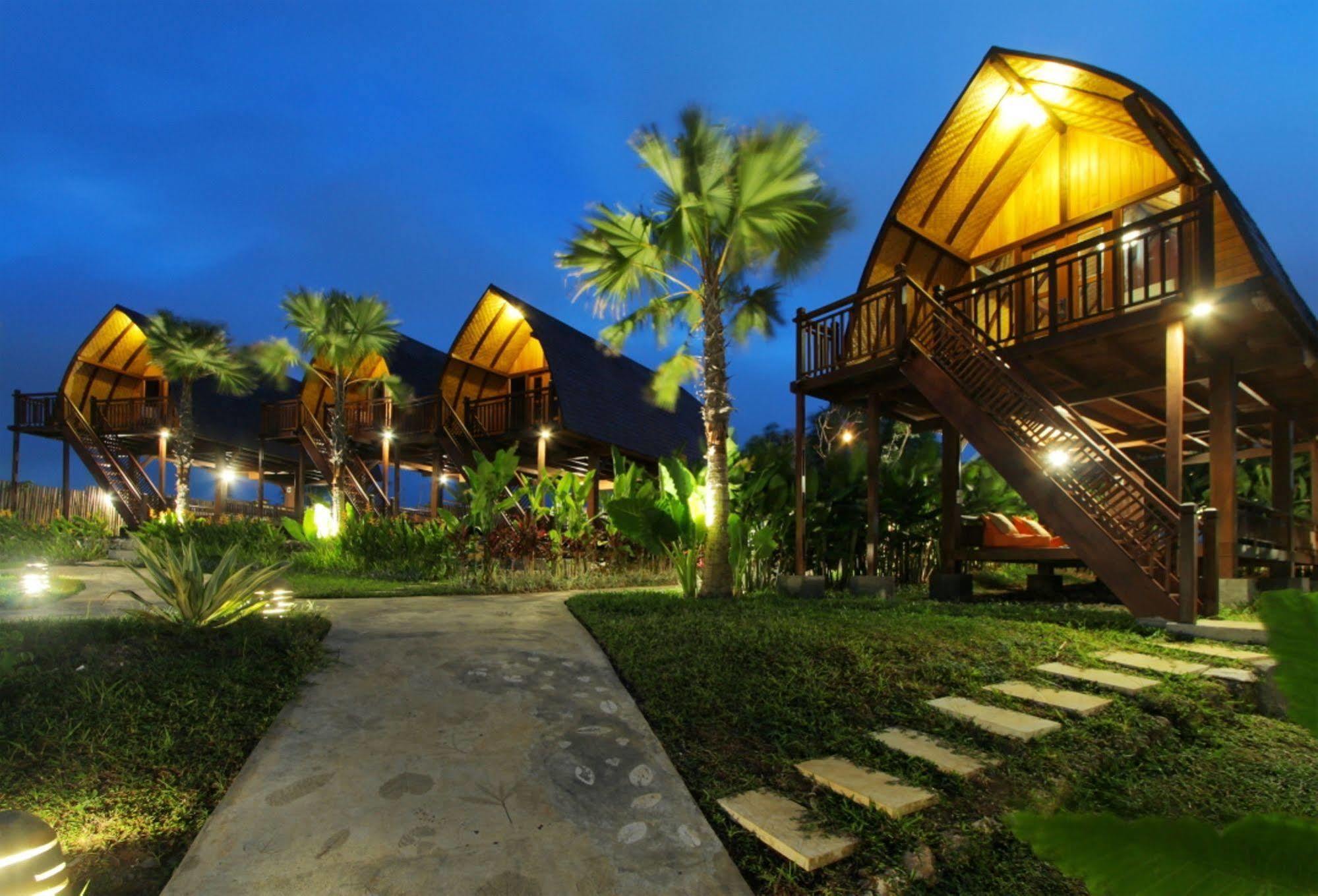 The Kirana Ungasan Villa Jimbaran Екстериор снимка