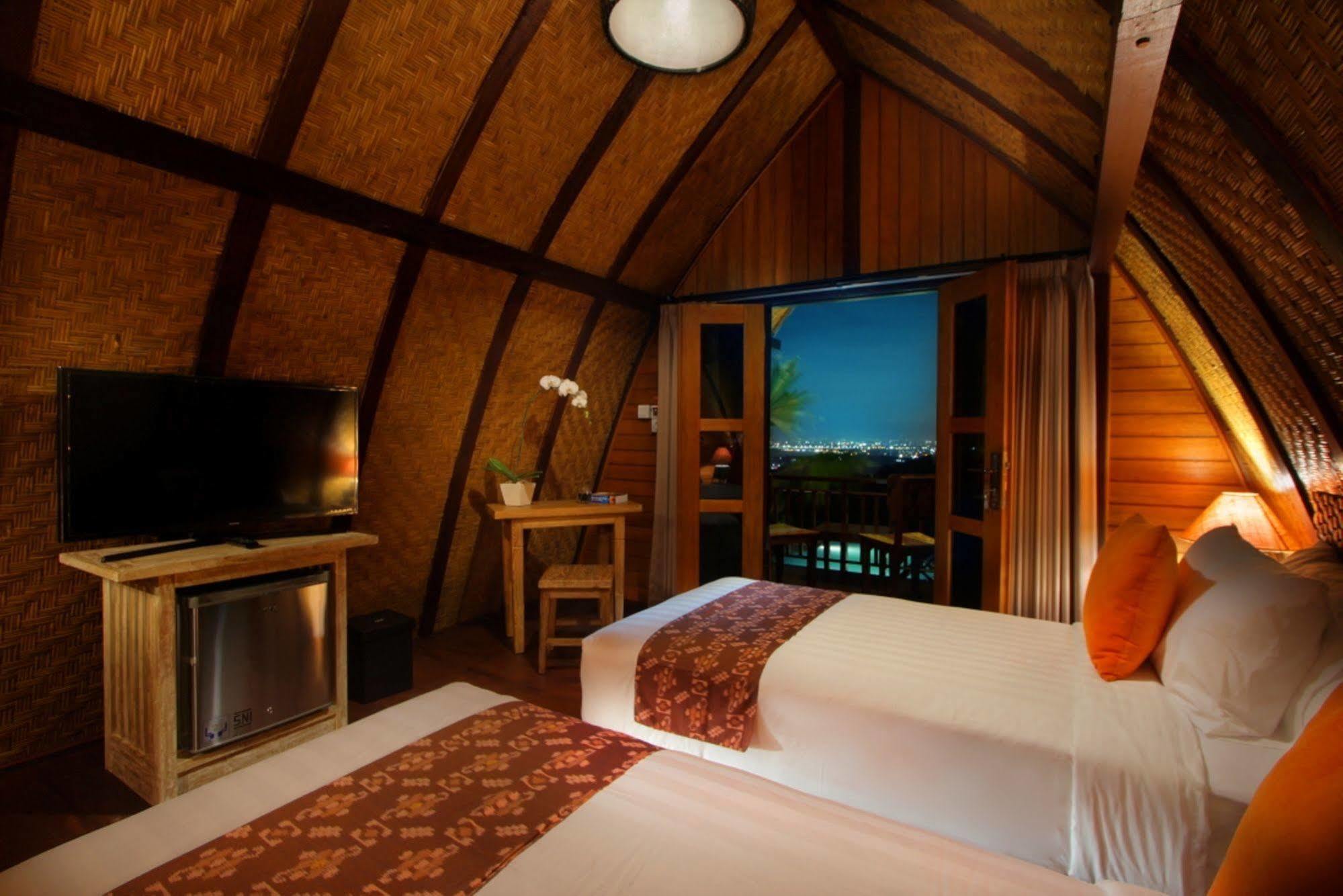 The Kirana Ungasan Villa Jimbaran Екстериор снимка