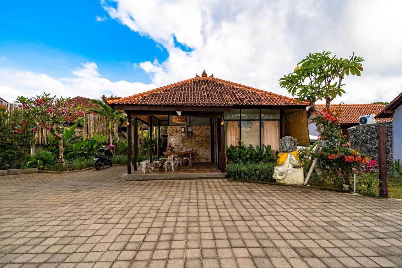 The Kirana Ungasan Villa Jimbaran Екстериор снимка