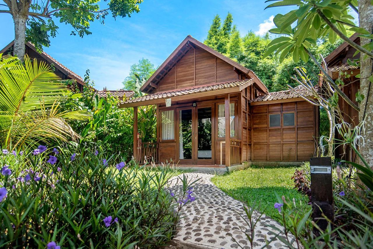 The Kirana Ungasan Villa Jimbaran Екстериор снимка